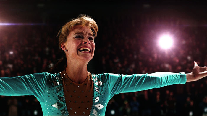 Tonya Harding (Margot Robbie) ist die erste Amerikanerin, der im Rahmen eines Wettbewerbs zweimal ein Dreifach-Axel gelingt. Bild: Sender