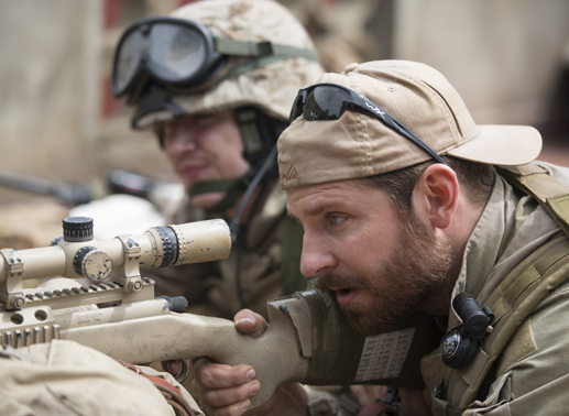 Bradley Cooper und Kyle Gallner in &bdquo;American Sniper&ldquo;. Bild: Sender/ Warner Bros.