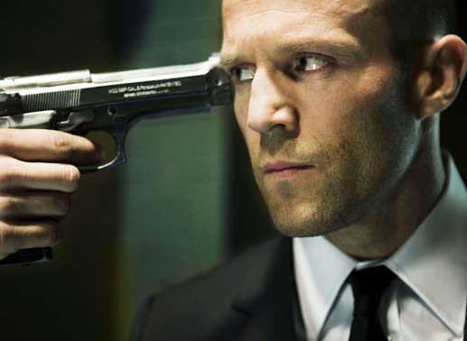 Frank Martin (Jason Statham) wird mit &uuml;berzeugenden Argumenten gezwungen, einen sehr speziellen Auftrag zu &uuml;bernehmen. Bild: Sender