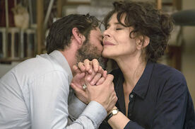 Im Herzen jung: Shauna (Fanny Ardant) und Pierre (Melvil Poupaud). Bild: Sender / Ex Nihilo / Kar&eacute; Productions
