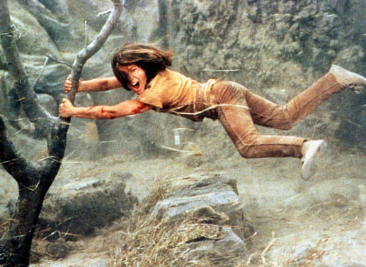 Der Krieger Atreju (Noah Hathaway) wird vom Atem der Riesenschildkr&ouml;te weggeblasen. Bild: Sender