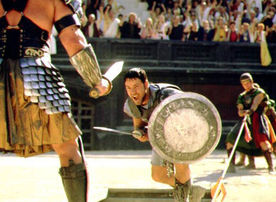 Russell Crowe k&auml;mpft sich als Maximus durch. Bild: Sender