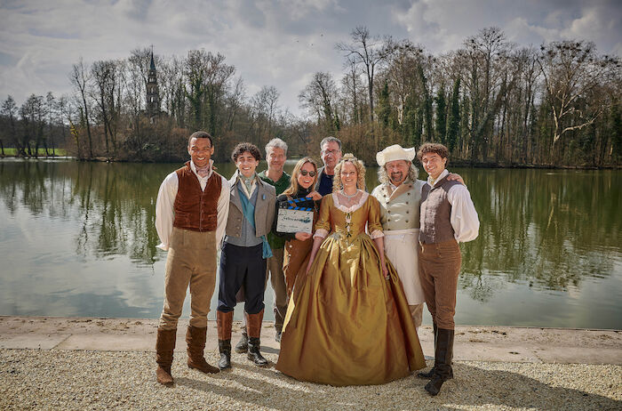Das M&auml;rchen von Schwanensee. Chieloka Jairus, Riccardo Campione, Christian Theede, Lena Katharina Krause, Christoph Holthof, Silke Bodenbender, Aykut Kayacik, Frederic Balonier. Bild: Sender / SWR / Patrick Pfeiffer,
