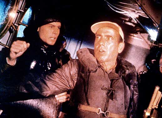 F&auml;hnrich Willie Keith (Robert Francis) mu&szlig; hautnah miterleben, wie der Captain (Humphrey Bogart) w&auml;hrend eines Sturms versagt und in Panik ger&auml;t. Bild: Sender