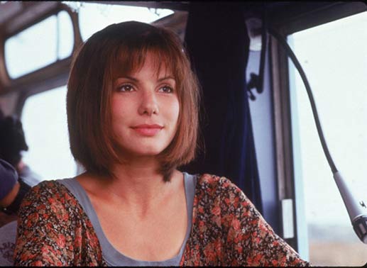 Sandra Bullock f&auml;hrt Bus wider Willen. Bild: Sender