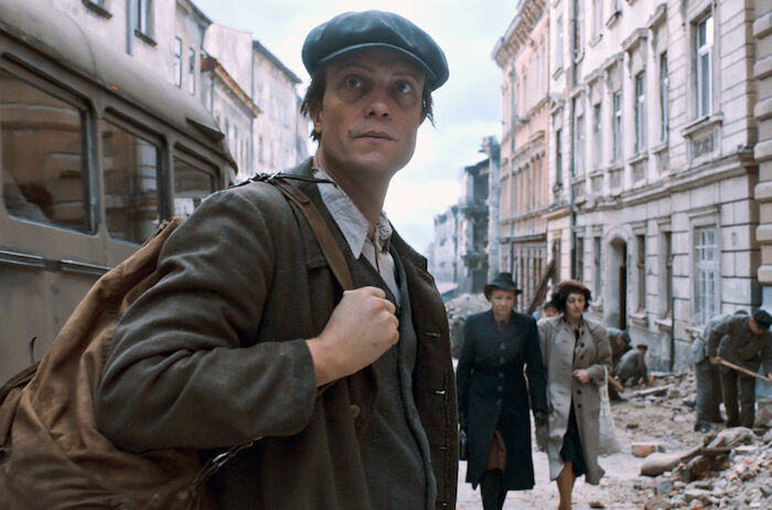 Plan A: Max (August Diehl) sucht nach Mitgliedern der radikalen j&uuml;dischen Gruppe Nakam; will er sie ausspionieren oder sich ihnen anschlie&szlig;en? Bild: Sender / Getaway Pictures