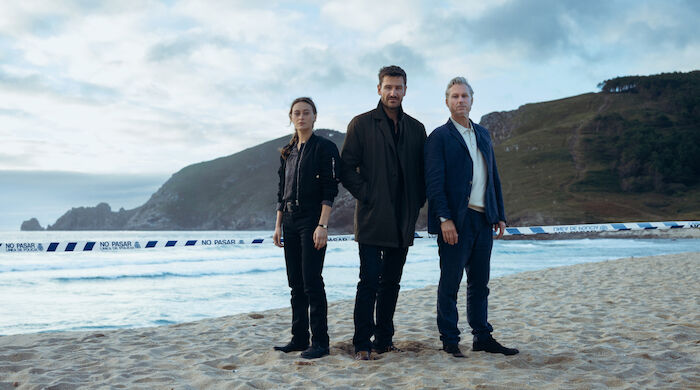 Die Tote vom Jakobsweg: Kommissarin Merc&eacute;des Navarro (Mercedes M&uuml;ller), Hauptkommissar David Acosta (Michael Epp) und Kommissar Adr&iacute;an Martin&eacute;z (Dirk Borchardt) ermitteln gemeinsam in Galicien. Bild: Sender / ARD Degeto Film / La Diapo Fotograf&iacute;a