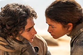Dune: Part Two: Paul Atreides (Timoth&eacute;e Chalamet) und Chani (Zendaya). Bild: Sender / RTL / 2023 Warner Bros. Entertainment Inc. and Legendary.