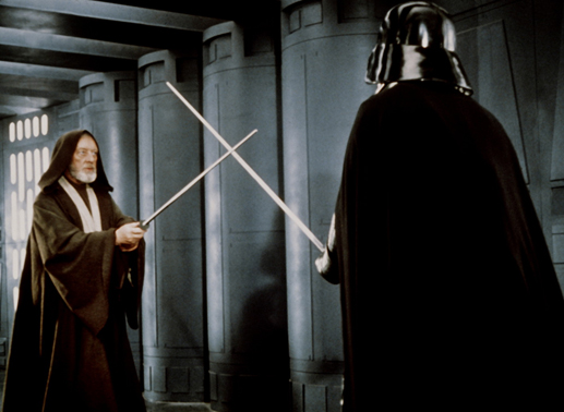 Mit den Waffen eines Jedis: Nach vielen dramatischen Abenteuern kommt es f&uuml;r Obi-Wan (Alec Guinness, l.) zu einem alles entscheidenden Laser-Schwertkampf mit Darth Vader (David Prowse, r.), dem abtr&uuml;nnigen Jedi-Ritter ... Bild: Sender