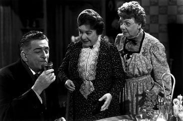 Arsen und Spitzenhäubchen