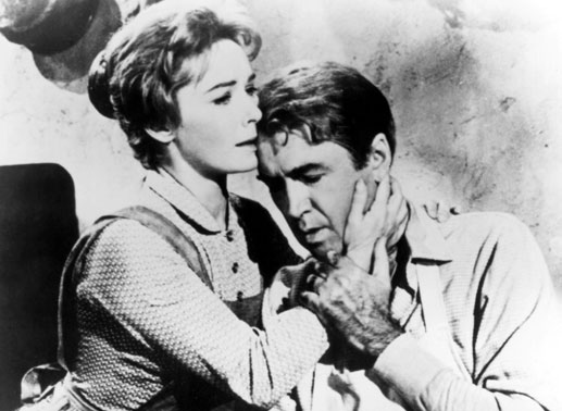 Trotz gewisser Schwierigkeiten entwickelt sich zwischen der h&uuml;bschen Hallie (Vera Miles) und dem rechtschaffenen Anwalt Stoddard (James Stewart) eine innige Liebesbeziehung.Bild: Sender
