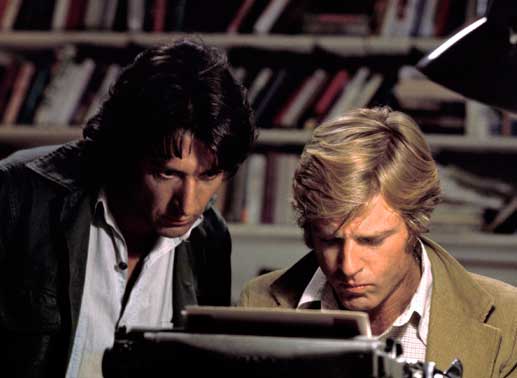 Die beiden jungen Reporter Carl Bernstein (Dustin Hoffman, li.) und Bob Woodward (Robert Redford) sind einem unfassbaren Polit-Skandal auf der Spur. Bild: Sender
