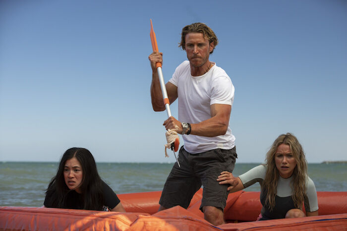 Great White - Hol tief Luft: Michelle (Kimie Tsukakoshi), Charlie (Aaron Jakubenko), Kaz (Katrina Bowden). Bild: Sender / RTL / Wild Bunch
