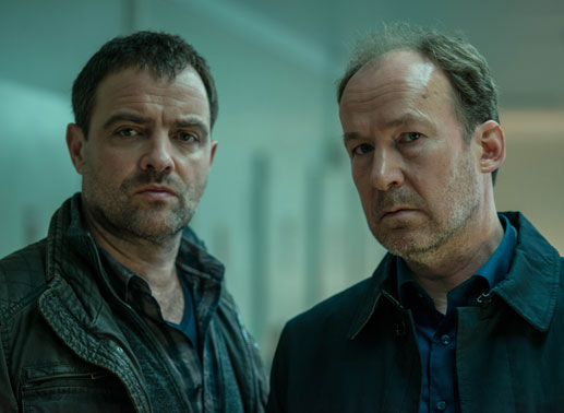 Vincent Ruiz (Juergen Maurer, l.) und Dr. Johannes &bdquo;Joe&ldquo; Jessen (Ulrich Noethen, r.). Bild: Sender / Marion von der Mehden