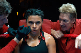 Gipsy Queen: Der abgehalfterte Ex-Boxer Tanne (Tobias Moretti) coacht Ali (Alina Serban) und bereitet sie auf ihren Kampf vor. Bild: Sender / Majestic Filmverleih / Dor Film / Lukas Gnaiger