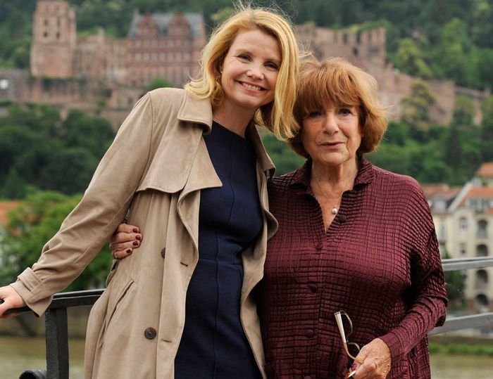 Chefin von Hotel Heidelberg Annette Kramer (Annette Frier) und ihre charismatische Mutter Hermine (Hannelore Hoger). Bild: Sender /Bernd Spauke