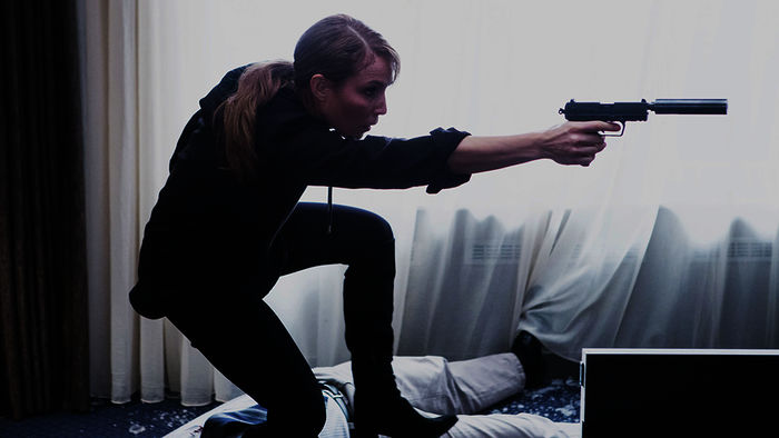 Die CIA-Verhörspezialistin Alice Racine (Noomi Rapace) entlockt einem Verdächtigen Details zu einem möglichen biologischen Anschlag. Doch plötzlich steht sie selbst auf der Abschussliste der CIA. Bild: Sender / ZDF / Larry D. Horricks