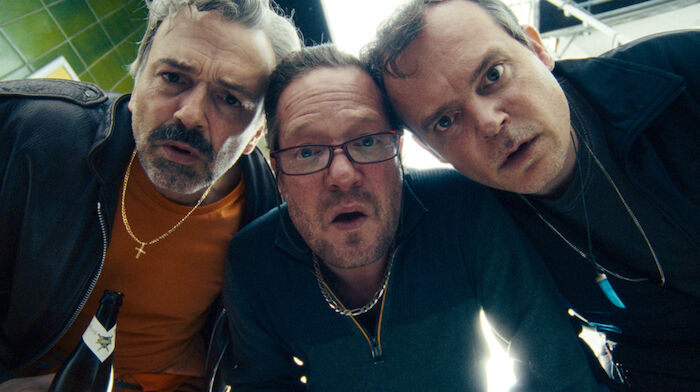 Theken-Cowboys: Guido (Alexander Wipprecht), Hajo (Aurel Manthei) und Thorsten (Johannes Allmayer). Bild: Sender /  HR / Bluelaserboys / Triple Pictures