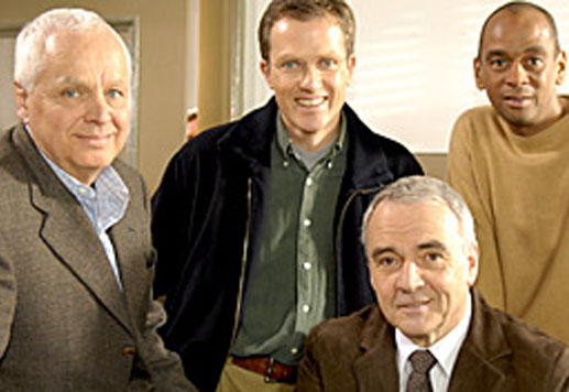 Das Team: Hauptkommissar Rolf Herzog (Walter Kreye), Gerd Heymann (Michael Ande), Axel Richter (Pierre Sanoussi-Bliss) und Werner Riedmann (Markus B&ouml;ttcher). Bild: Sender