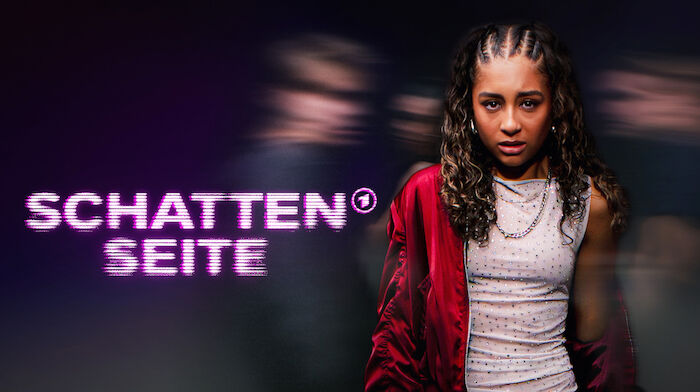 Schattenseite: Nola (Samirah Breuer). Bild: Sender / ARD Degeto Film / HR / funk / Dreamtool Entertainment GmbH / Elliott Kreyenberg
