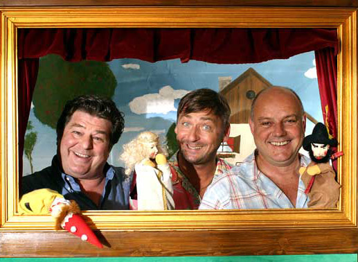 Drei Br&uuml;der und ein Kasperltheater: Erwin Steinhauer, Wolfgang B&ouml;ck, Andreas Vitasek. Bild: Sender