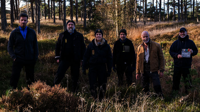 RAuhnächte: Tim Bergmann (Rolle Jannik Larsen), Nicki von Tempelhoff (Rolle Magnus Vinter), Marlene Morreis (Rolle Ida Sörensen), Christian Theede (Regie), Simon Licht (Rolle Avis Roer) und Simon Schmejkal (Kamera). Bild: Sender / ARD Degeto / Manju Sawhney