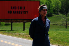 Mildred Hayes (Frances McDormand) m&ouml;chte nicht hinnehmen, dass der Mord an ihrer Tochter unges&uuml;hnt bleibt. Bild: Sender / ARD Degeto / 2017 Twentieth Century Fox Film Corporation. All rights reserved 