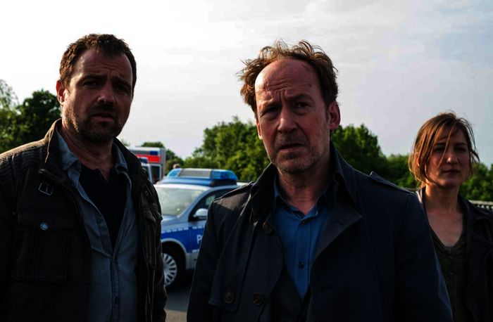 Der M&ouml;rder spielt sein Spiel auch mit Ruiz (Juergen Maurer), Joe (Ulrich Noethen) und Anna (Marie Leuenberger). Bild: Sender