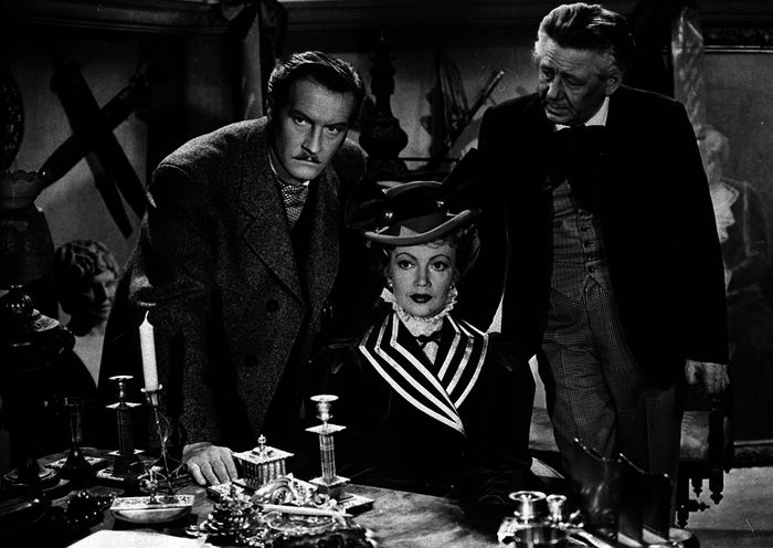 Karl Sch&ouml;nb&ouml;ck (Dr. Robert Z&ouml;gl), Gretl Sch&ouml;rg (Fiakermilli), Paul H&ouml;rbiger (Honigberger). Bild: Sender / BETA Film