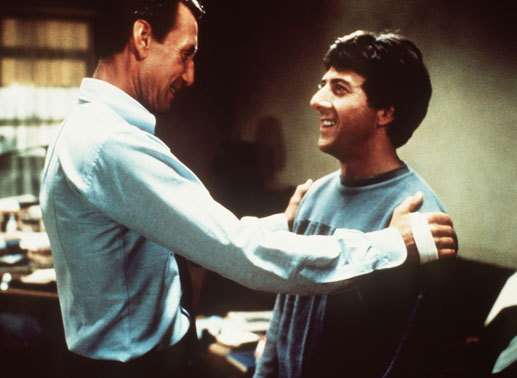 Die Br&uuml;der Doc (Roy Scheider, li.) und Babe (Dustin Hoffman, re.) feiern ihr Wiedersehen. Doch die Freude w&auml;hrt nicht lange ... Bild: Sender