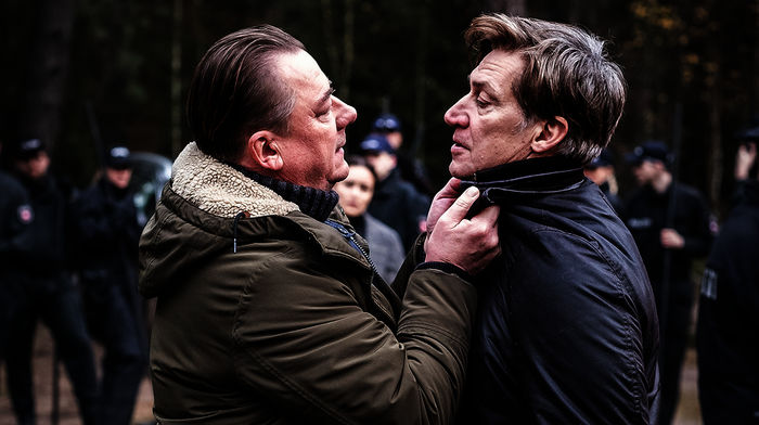 LKA-Ermittler Wallat (Peter Kurth) geht dem Kinderm&ouml;rder Hagenow (Tobias Moretti) an den Kragen. Bild: Sender / ARD Degeto / Boris Laewen 
