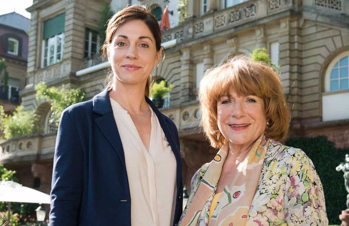 (Hannelore Hoger) und Tochter Annette (Ulrike C. Tscharre) geraten regelm&auml;&szlig;ig aneinander. Bild: Sender / Martin Menke