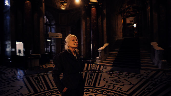 Vivienne Westwood unterrichtete an der Wiener Kunstakademie. Mit dem Kunsthistorischen Museum verbindet sie eine lange, pers&ouml;nliche Beziehung. Bild: Sender / Navigator Film