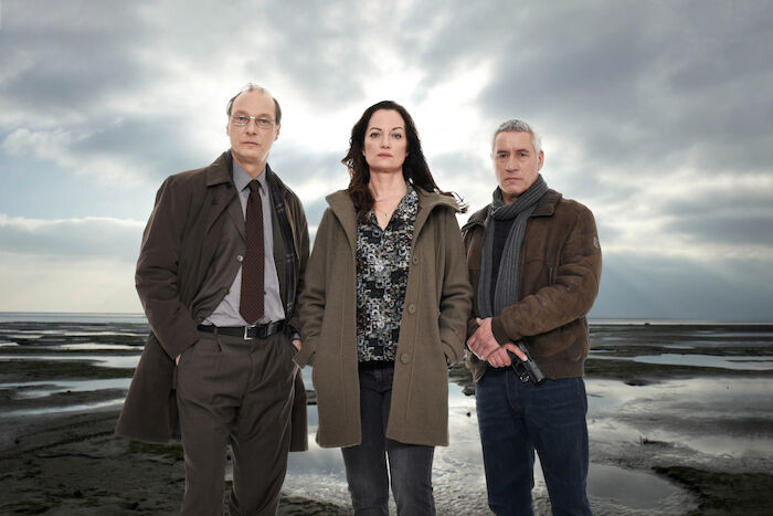 Unter anderen Umständen: Das Ermittler-Team: Arne Brauner (Martin Brambach), Jana Winter (Natalia Wörner) und Matthias Hamm (Ralph Herforth). Bild: Sender / ZDF / Marion von der Mehden