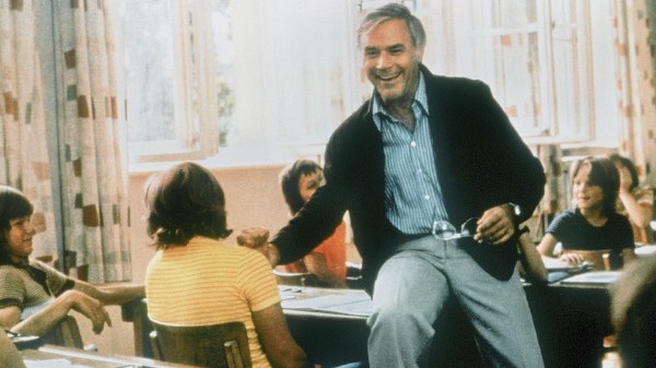 Joachim Fuchsberger in &bdquo;Das fliegende Klassenzimmer&ldquo;. Bild: Sender