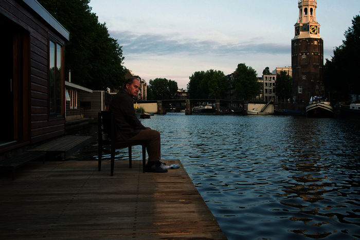 Es ist ein besonderer Fall für den Amsterdamer Kommissar Bruno van Leeuwen (Peter Haber): Seit 30 Jahren sucht er nach dem Vergewaltiger von Vicky. Bild: Sender / ZDF/Joe Vots