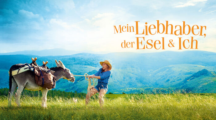 Mein Liebhaber, der Esel & Ich: Antoinette (Laure Calamy) bei der Ankunft mit Patrick in einem Dorf der Cevennen. Bild: Sender / SWR / Chapka Films / La Filmerie / France 3 Cinema / Julien Pani&eacute;