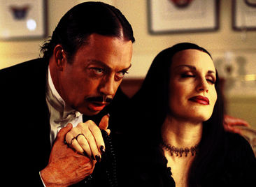 Die Addams Family in verrückter Tradition