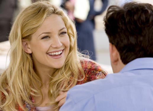 Frisch verheiratet beziehen Molly (Kate Hudson) und Carl Peterson ihr erstes gemeinsames Haus. Bild: Sender