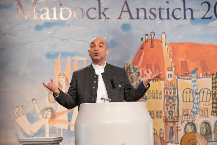 Maibockanstich mit Django As&uuml;l. Bild: Sender / BR / Markus Konvalin