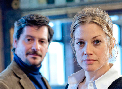 Leslie Cramer (Marie B&auml;umer) und ihr Verehrer, der Lehrer Dave (Fritz Karl). Bild: Sender