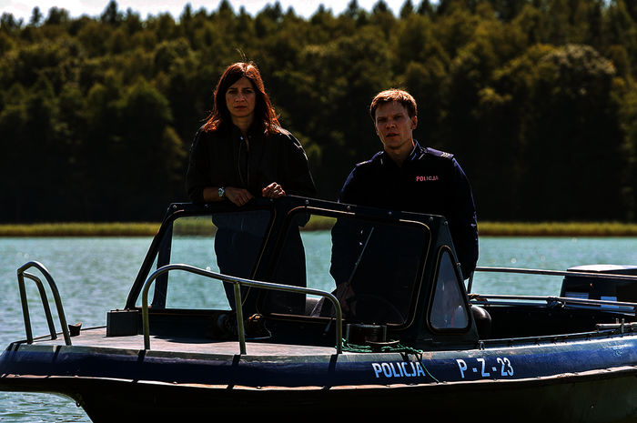 Claudia Eisinger (Rolle Dr. Viktoria Wex) und Sebastian H&uuml;lk (Rolle Leon Pawlak). Bild: Sender  ARD Degeto / Krzysztof Wiktor