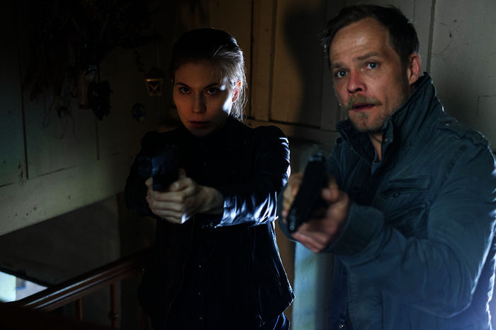 Matthias Koeberlin (Micha Oberl&auml;nder),, Nora Waldst&auml;tten (Hannah Zeiler). Bild: Sender / ORF / Graf Film / Petro Domenigg 