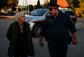 Brigitte Kren (Oberinspektorin Elfriede Jandrasits), Christoph Krutzler (Revierinspektor Hans Boandl). Bild: Sender / Graf Film / Toni Muhr