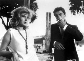 Vittoria (Monica Vitti) hat ein Verh&auml;ltnis mit dem jungen B&ouml;rsenagenten Piero (Alain Delon) begonnen. Sie sp&uuml;rt jedoch schon, dass hinter seinen Z&auml;rtlichkeiten im Grunde nur Egoismus steckt. Bild: Sender