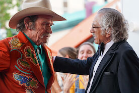 Kings of Hollywood: Tommy Lee Jones (Duke Montana), Robert De Niro (Max Barber). Bild: Sender / / Telepool / 2020 The Comeback Trail, LLC