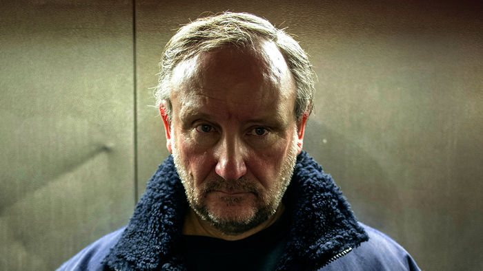 Der sechzigj&auml;hrige M&ouml;belpacker Walter (Rainer Bock) soll eine Wohnung zwangsr&auml;umen, als seine Vergangenheit ihn pl&ouml;tzlich wieder einholt ... Bild: Sender