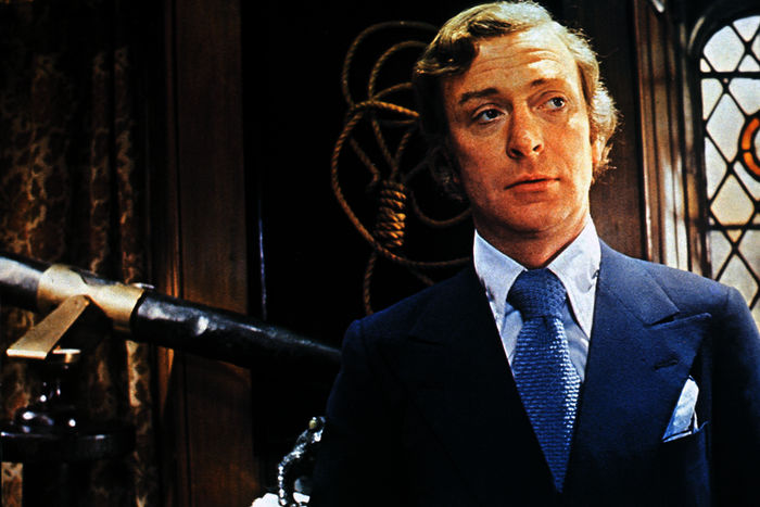 Milo Tindle (Michael Caine) in Wykes Haus. Bild: Sender / Paramount Pictures