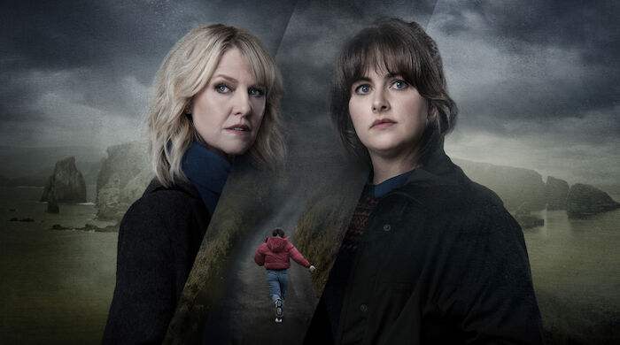 Mord auf Shetland: DI Ruth Calder (Ashley Jensen) und Polizeichefin DI Tosh (Alison O'Donnell) ermitteln gemeinsam. Bild: Sender / ITV Studios