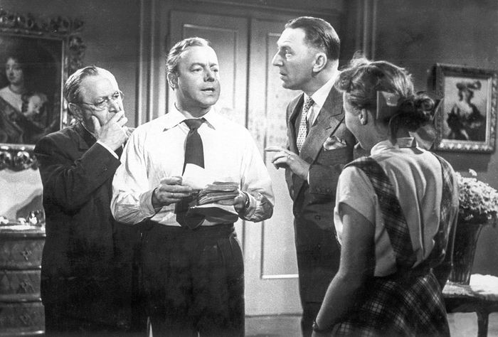 Hans Moser (Prof. Stieglitz), Heinz Rühmann (Felix Schneider), Theo Lingen (Paul Fellmeyer), Brigitte Ratz (Brigitte). Bild: Sender / EOS Entertaiment